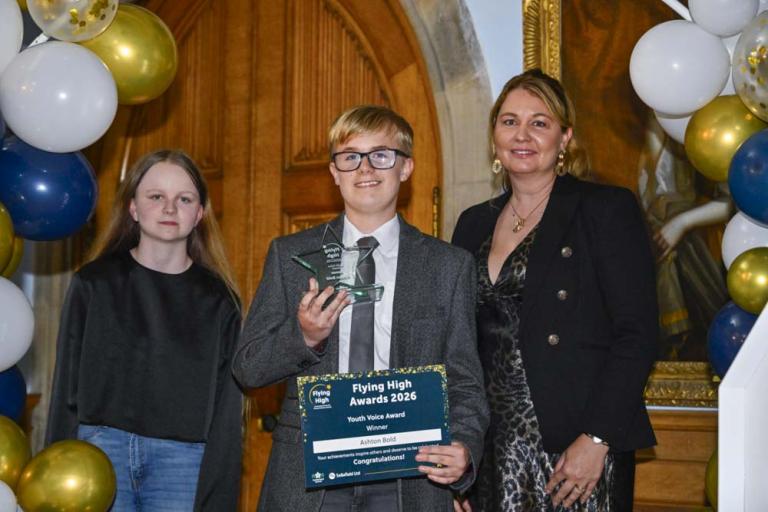 Ashton receives award