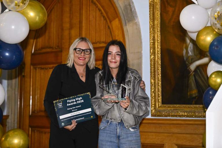 Gracie receives award